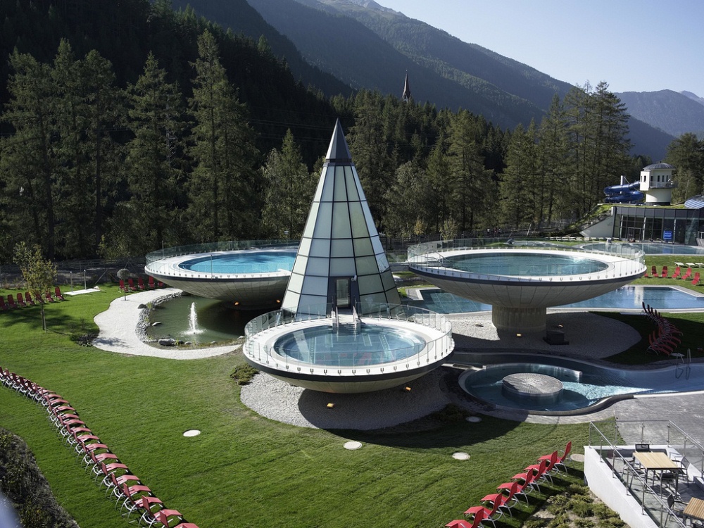 Aqua Dome