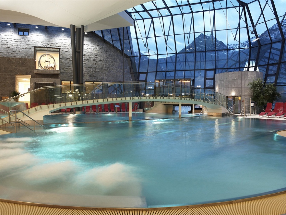 Aqua Dome