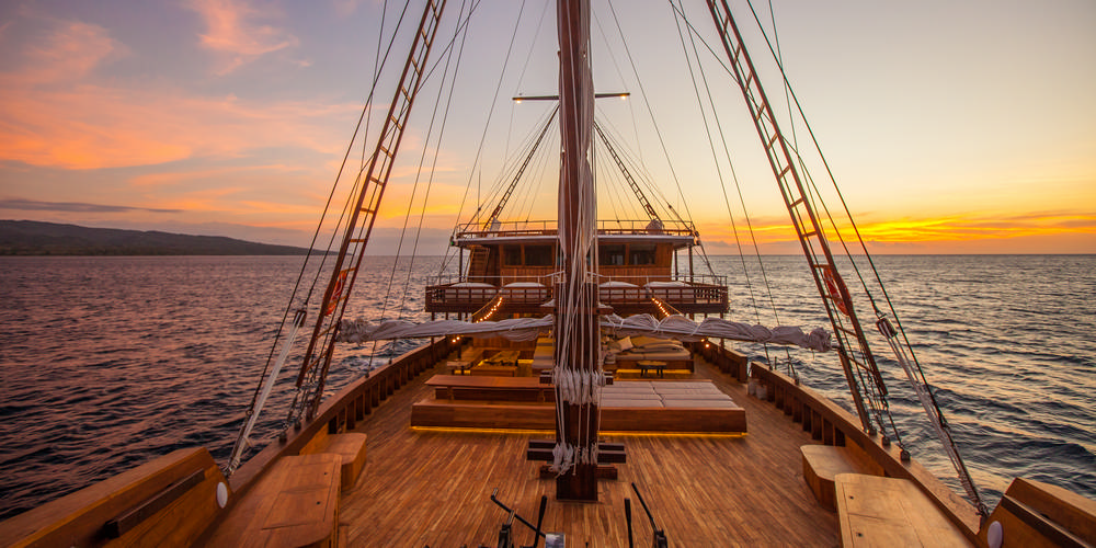 prana by atzaro,航游印尼的世界遗产秘境